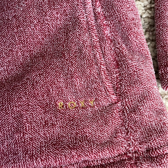 Juniors Roxy Red Invisible Sun Mock Neck Polyester Fleece Pull Over Sweatshirt - Picture 4 of 4